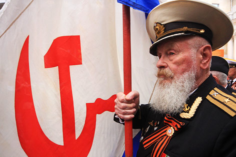 © Reuters/Maxim Shemetov Ein russischer Veteran bei einer Parade auf der Krim