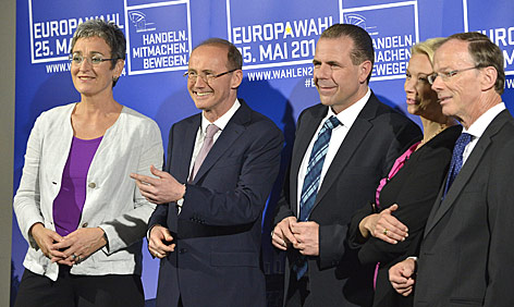© APA/Harald Schneider Die Spitzenkandidaten Ulrike Lunacek (Grüne), Othmar Karas (ÖVP), Harald Vilimsky (FPÖ), Angelika Mlinar (NEOS) und Eugen Freund (SPÖ)