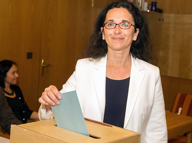 © APA/Neumayr Werthmann bei der Stimmabgabe