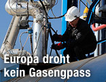 Arbeiter in einer Raffinerie