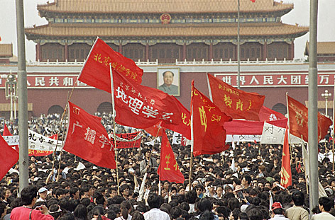 © AP Demonstranten 1989 am Platz des himmlischen Friedens in Peking