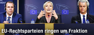 Harald Vilimsky (FP&Ouml;), Marine Le Pen ( Front National) und Geert Wilders (Partij voor de Vrijheid)