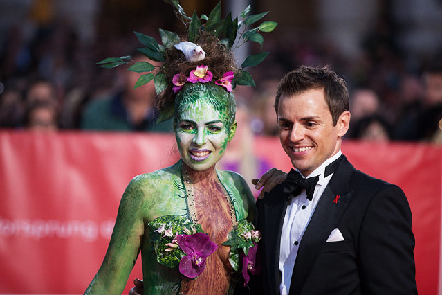 © ORF.at/Roland Winkler Life-Ball-Besucher in schillernden Kostümen