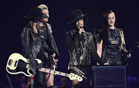 © Reuters/Toby Melville Sänger Prince mit seiner Band 3rdEyeGirl