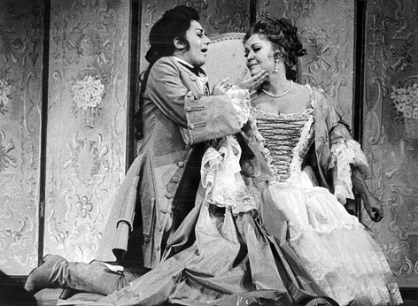 Tatjana Troyanos und Leonie Rysanek in der Oper "Der Rosenkavalier" von Richard Strauss im September 1970