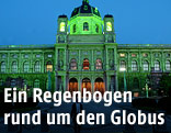 Das gr&uuml;n beleuchtete Kunsthistorische Museum in Wien