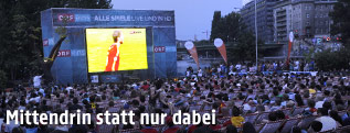 Public Viewing in der Strandbar Herrmann