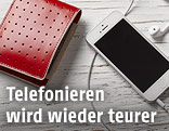 Smartphone und Brieftasche