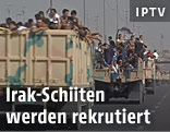 Menschen auf Lkws