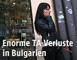 Frau telefoniert