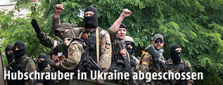Ukrainische Truppen auf einem LKW