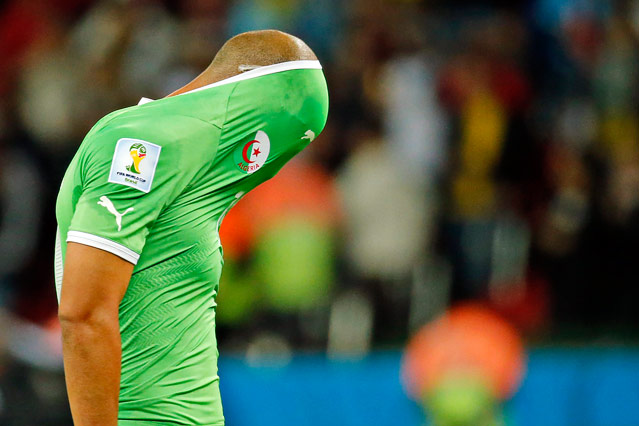 © APA/EPA/Armando Babani Feghouli (Algerien) trauert