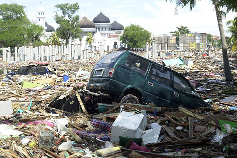 © AP/Achmad Ibrahim Zerstörung nach Tsunami 2004, Banda Aceh, Indonesien