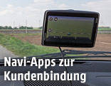 Navigationsgerät im Auto