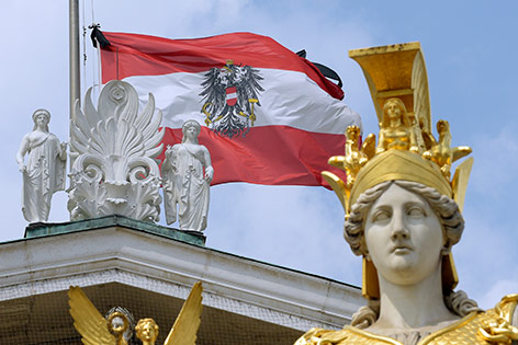 © APA/Hans Punz Fahne auf dem Parlament auf Halbmast