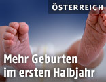 F&uuml;&szlig;e eines Neugeborenen