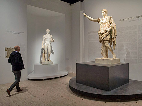 © APA/EPA/Ian Langsdon Statue des Kaisers Augustus im Grand Palais in Paris