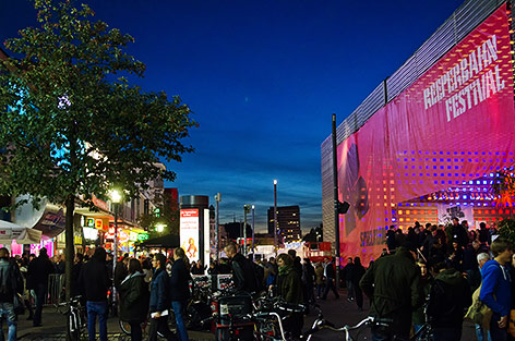© Lena Meyer Spielbudenplatz während dem Reeperbahnfestival in Hamburg