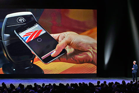 © APA/AP/Marcio Jose Sanchez Apple CEO Tim Cook präsentiert Apple Pay