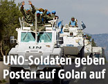 UNO-Blauhelme verlassen in einem Konvoi Syrien auf den Golanh&ouml;hen