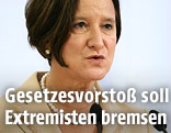 Innenministerin Johanna Mikl-Leitner (&Ouml;VP) w&auml;hrend einer Pressekonferenz des Bundesministeriums f&uuml;r Inneres (BMI)
