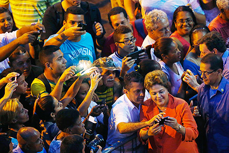 © Reuters/Ricardo Moraes Dilma Rousseff bei einem Wahlkampfauftritt