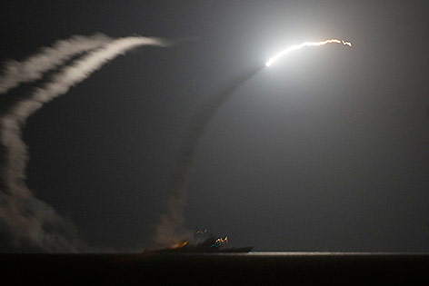 Eine Tomahawk-Rakete wird von einem US-Kriegsschiff abgeschossen