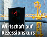 Rote Ampel vor Baukran