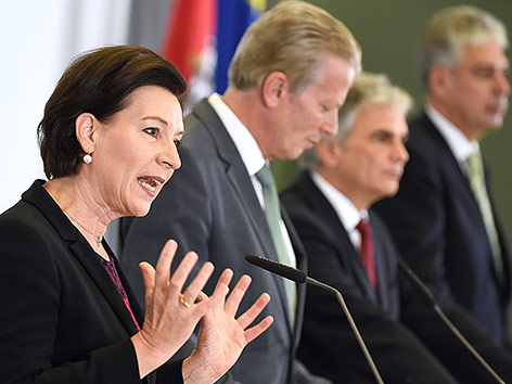 © APA/Robert Jäger Bildungsministerin Gabriele Heinisch Hosek, Vizekanzler Reinhold Mitterlehner, Bundeskanzler Werner Faymann und Finanzminister Hans Jörg Schelling