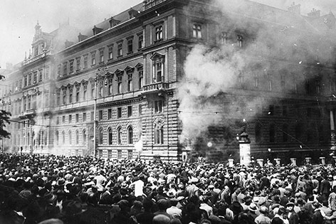 Justizpalastbrand in Wien, 1927