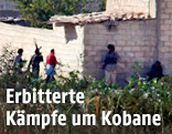 Bewaffnete IS-K&auml;mpfer in Kobane