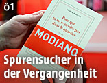 Buch "Pour que tu ne te perdes pas dans le quartier" von Patrick Modiano