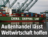 Chinesisches Containerschiff