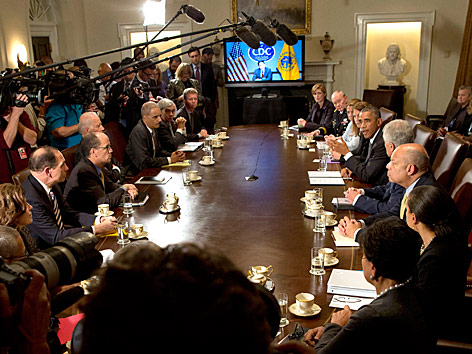 © AP/Jacquelyn Martin US-Präsident Barack Obama bei einem Krisentreffen im Weißen Haus