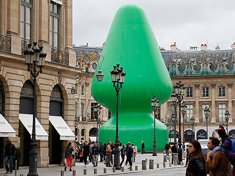 © Reuters/Charles Platiau Kunstwerk am Place Vendome