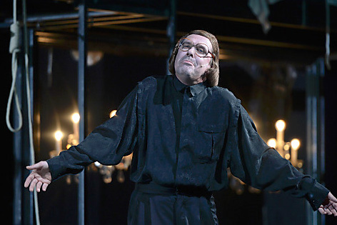 © Herbert Neubauer/APA Michael Maertens als Robespierre