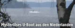 Amateurfoto eines vermutlichen Uboots in einer schwedischen Bucht