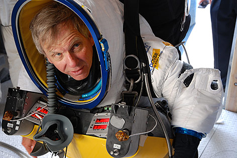 © APA/AP/Paragon Space Development Corporation Alan Eustace in Stratosphärenanzug