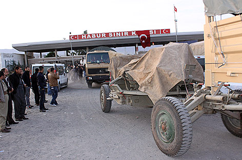 © Reuters Peschmerga-Konvoi an türkisch-irakischer Grenze
