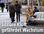 Passanten auf der Wiener Kärntner Straße