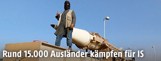 IS-K&auml;mpfer bei Mili&auml;rparade