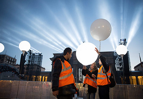 © APA/EPA/Kay Nietfeld Ballons