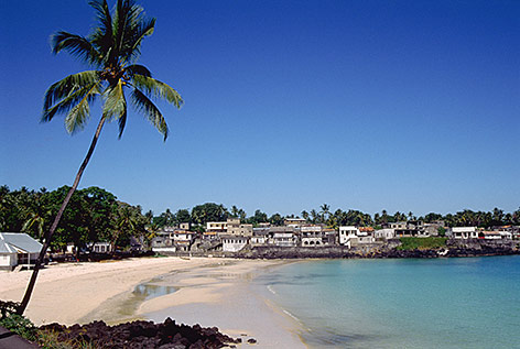 © Coribs/Christine Osborne Strand auf den Komoren