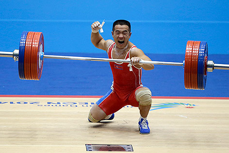 © AP/Dita Alangkara Gewichtheber Om Yun Chol