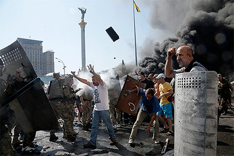 © AP/Efrem Lukatsky Ausschreitungen am Maidan in Kiew