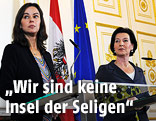 Kulturministerin Gabriele Heinisch-Hosek  (r.) und  Familienministerin Sophie Karmasin <br />
