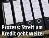 Aktenordner beim Prozess zwischen Hypo Alpe Adria und BayernLB