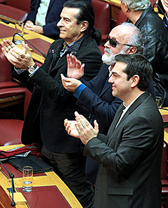 © APA/EPA/Pantelis Saitas Alexis Tsipras applaudiert im Parlament