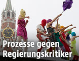 Mitglieder der Punkband Pussy Riot 2012