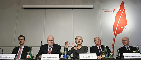 © APA/Helmut Fohringer Manuel Ammann, Carl Baudenbacher, die ehemalige OGH-Präsidentin Irmgard Griss und Ernst-Wilhelm Contzen bei einer Pressekonferenz